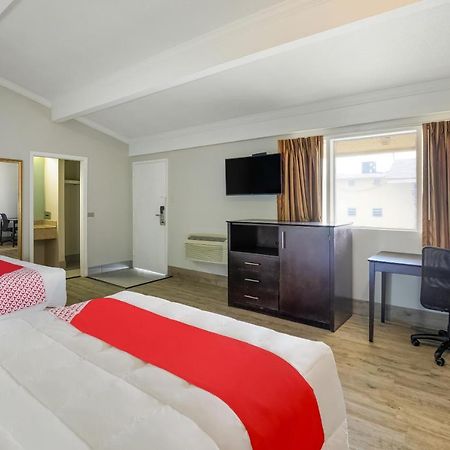 Oyo Hotel Lake Charles La I-10 מראה חיצוני תמונה