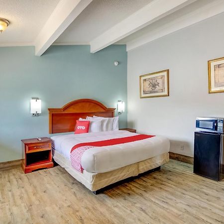 Oyo Hotel Lake Charles La I-10 מראה חיצוני תמונה
