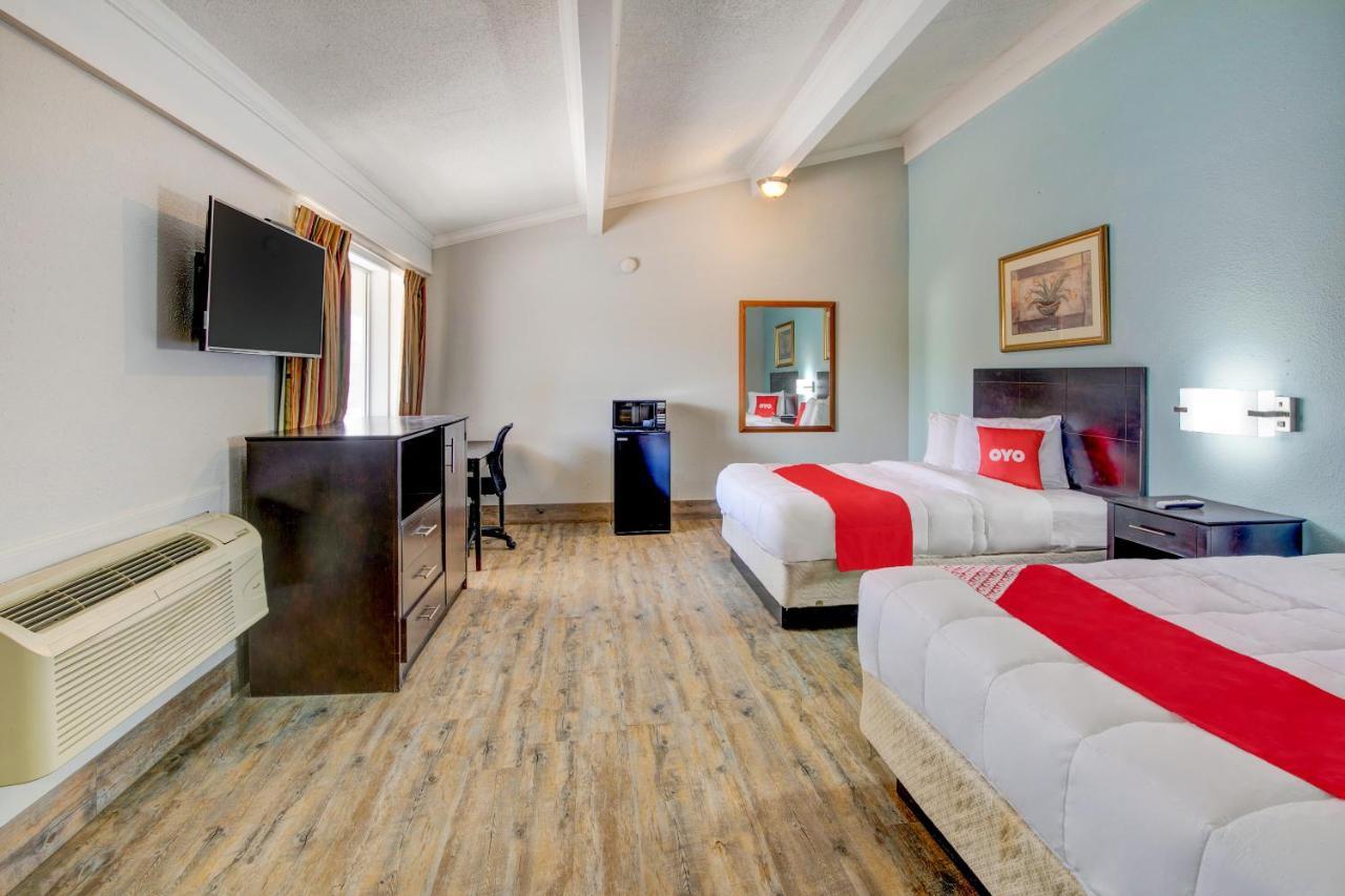 Oyo Hotel Lake Charles La I-10 מראה חיצוני תמונה
