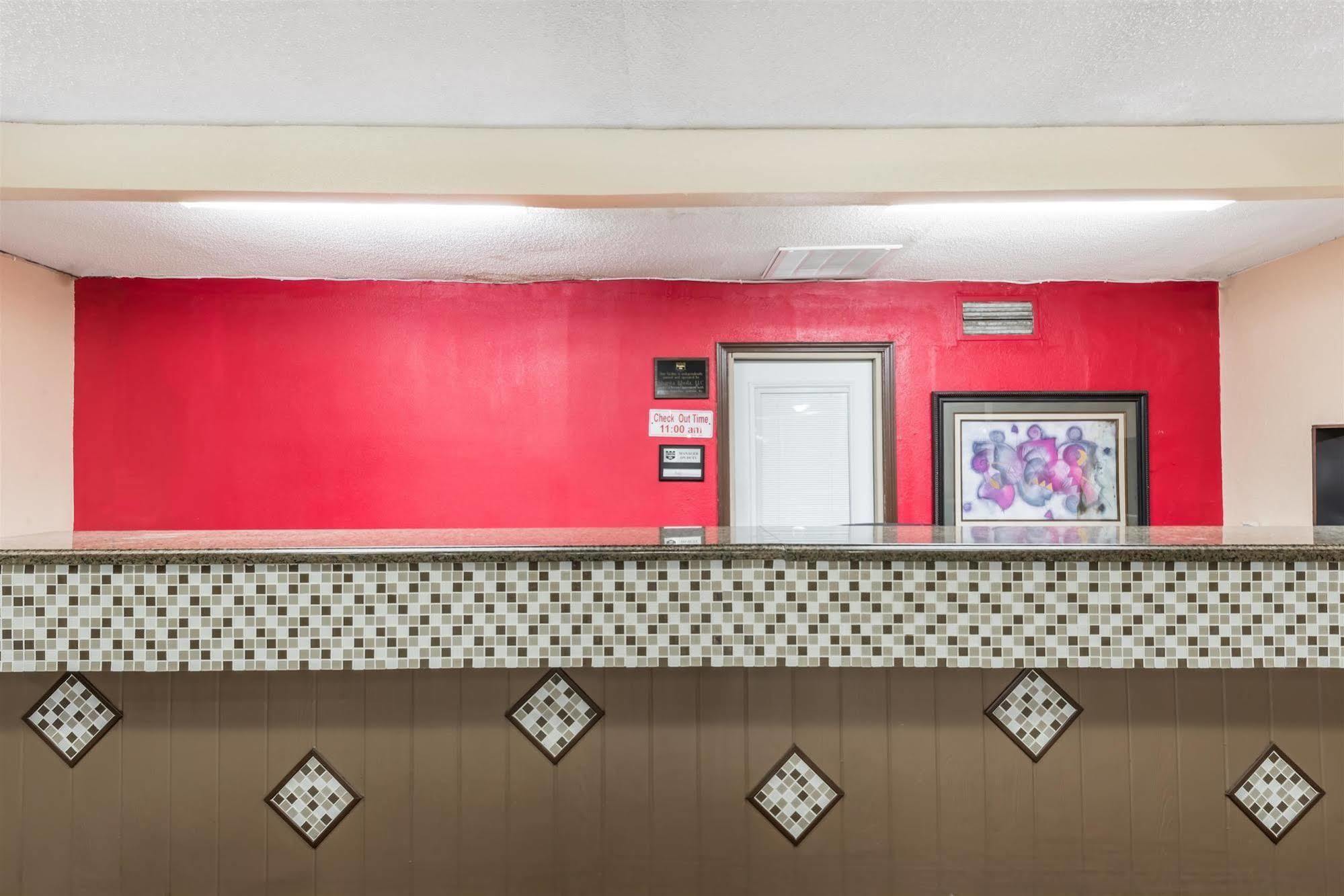 Oyo Hotel Lake Charles La I-10 מראה חיצוני תמונה