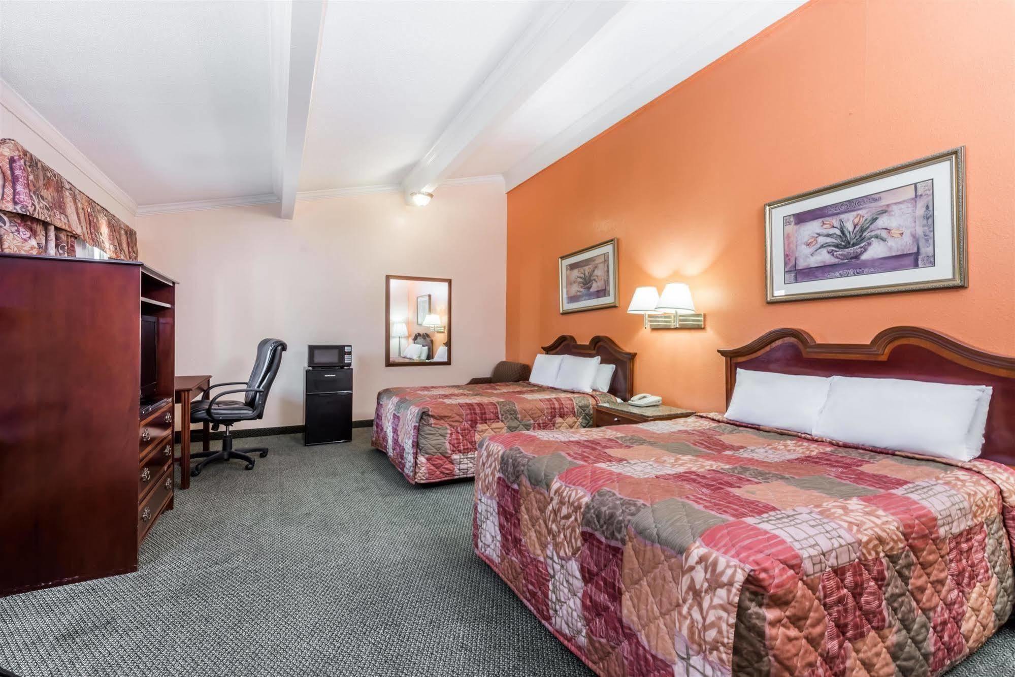 Oyo Hotel Lake Charles La I-10 מראה חיצוני תמונה