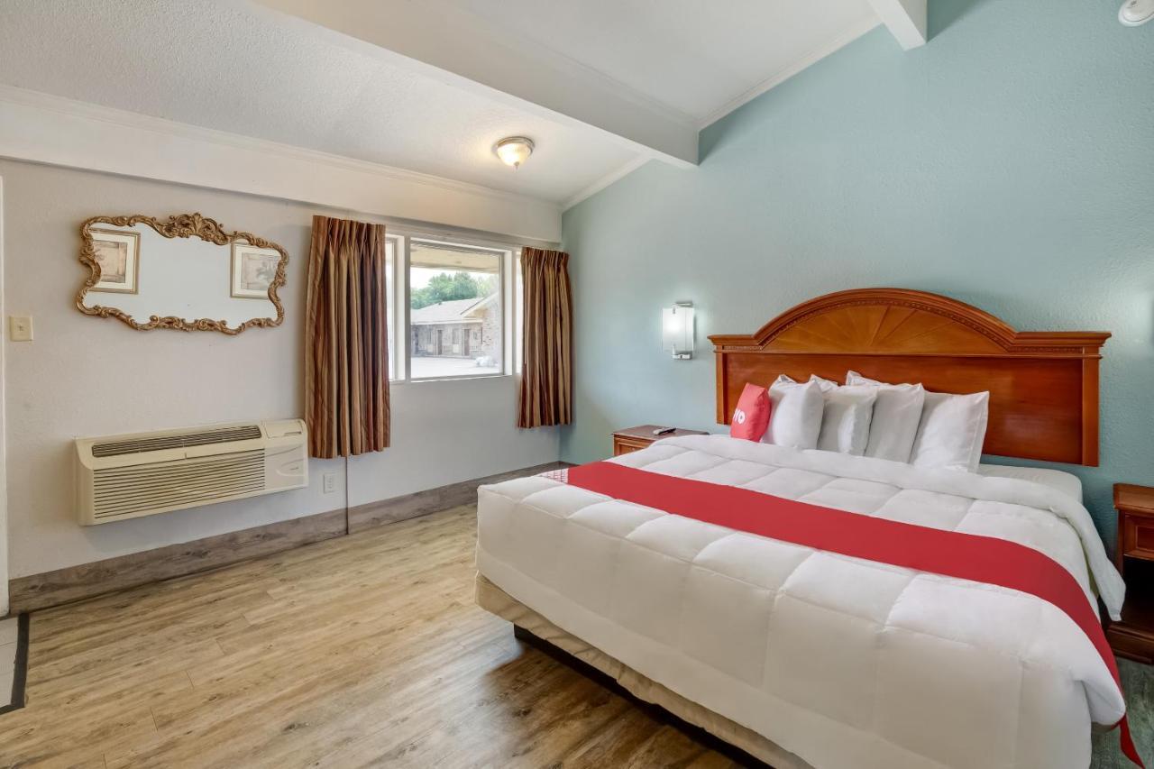 Oyo Hotel Lake Charles La I-10 מראה חיצוני תמונה